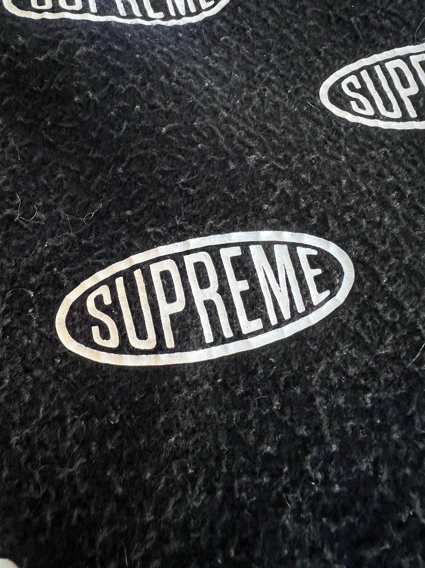 Supreme Oval Logo Velour Crewneck – Size Medium