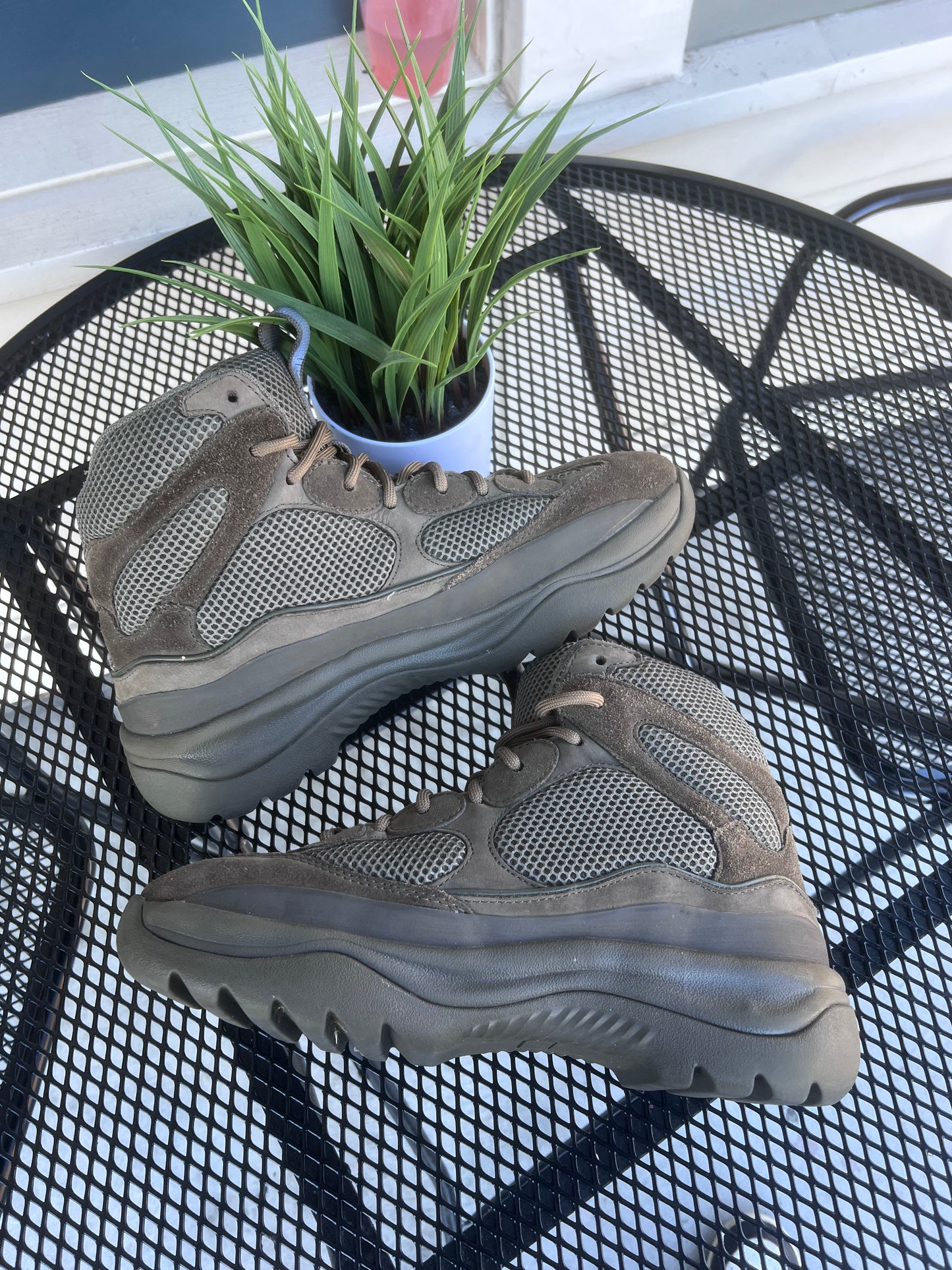 Yeezy Season 7 Desert Boot “Taupe” – Size 9M