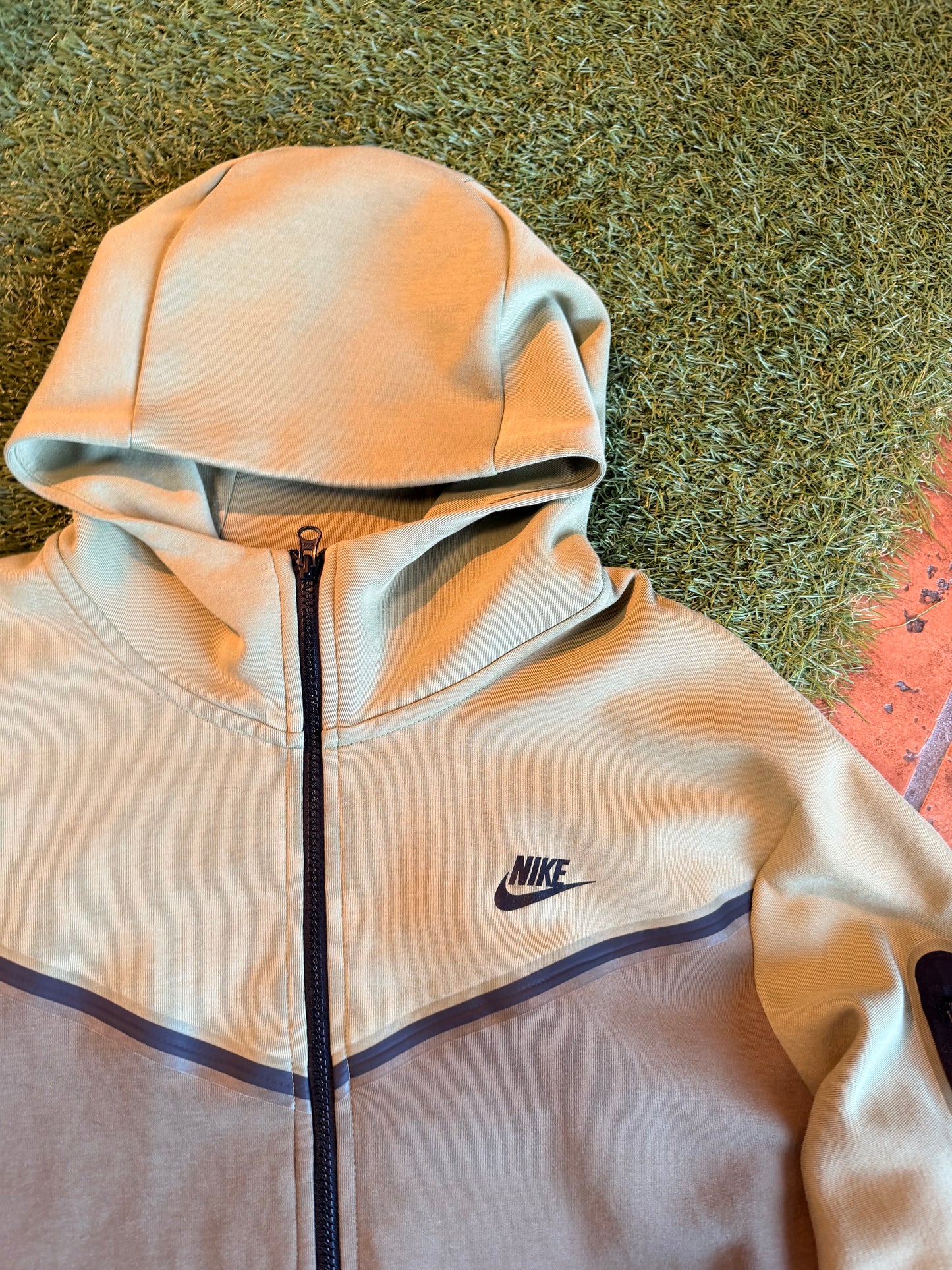 Nike Tech Fleece Full Zip Hoodie Olive Gradient (Size XL)
