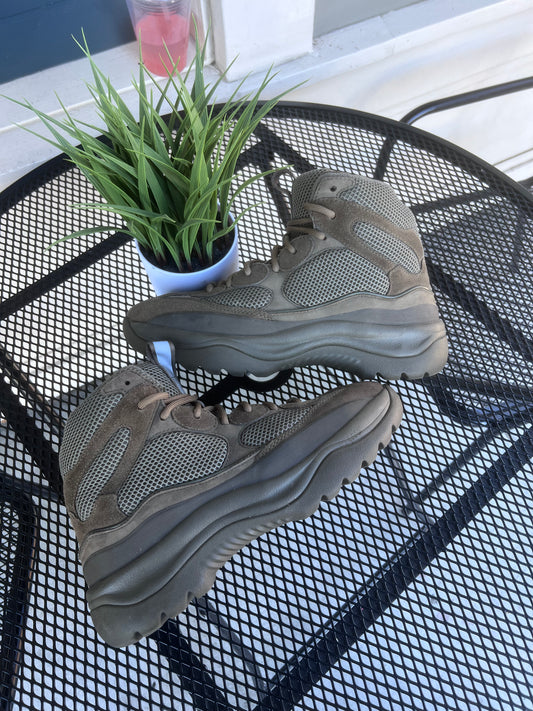 Yeezy Season 7 Desert Boot “Taupe” – Size 9M