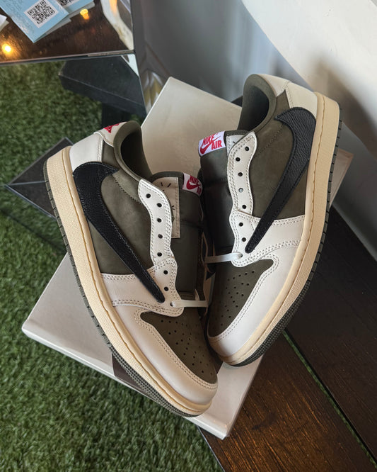 DS Travis Scott 1s Medium Olive Size 9