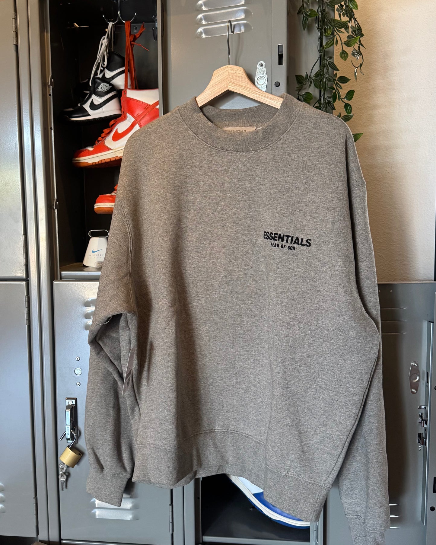 Essentials Crewneck Size XL