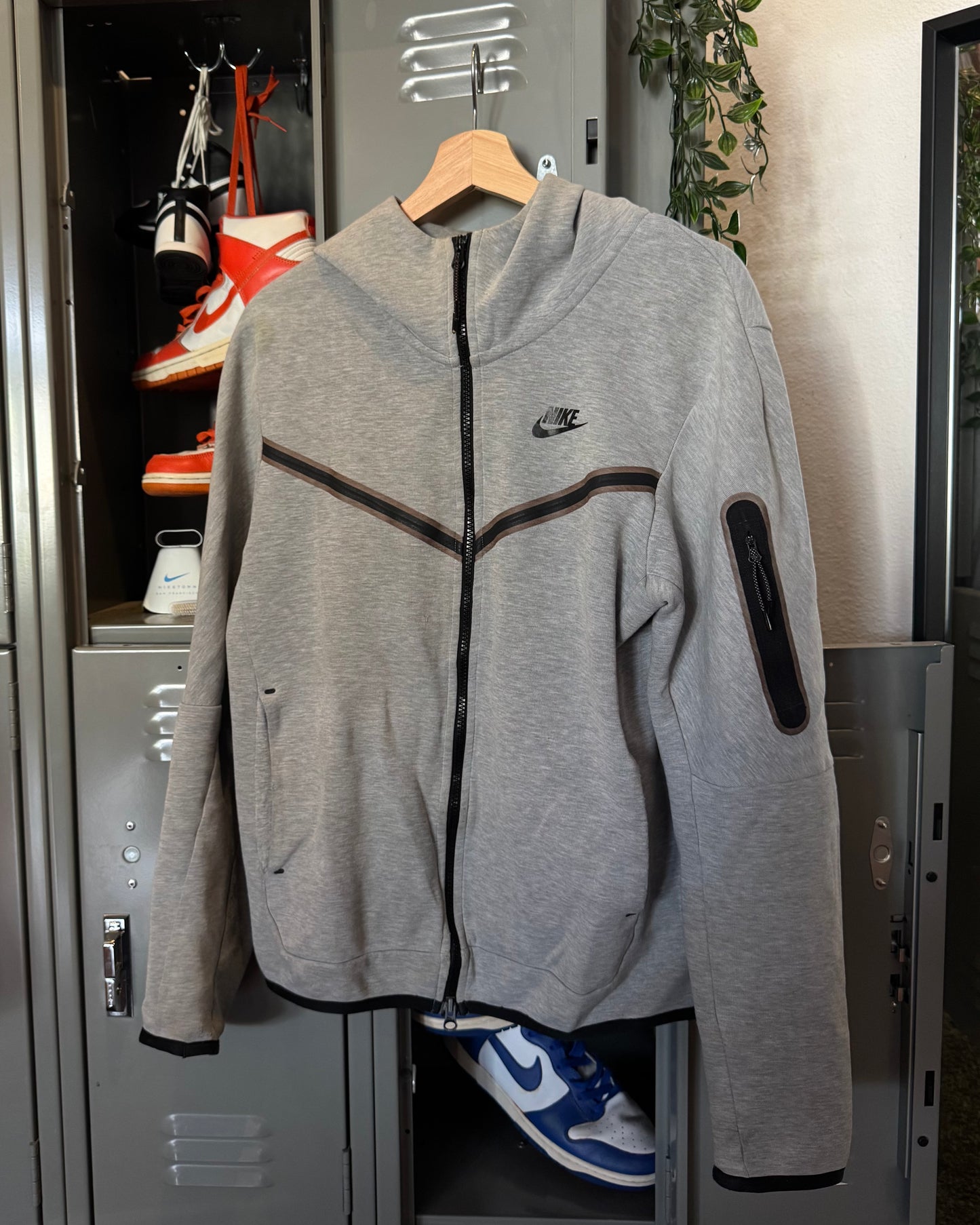 Nike Tech Hoodie Size S