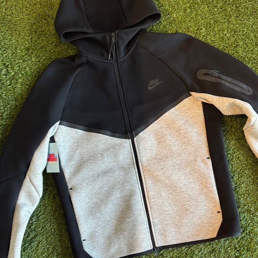 Nike Tech Fleece Hoodie Size M